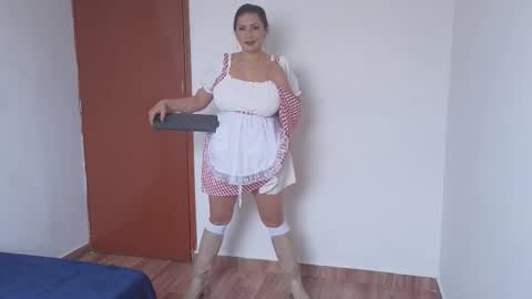 Snapshot of gisellecarter_ chatting on 09-30-25, 06:13 Giselle online show from 09-30-25, 06:13