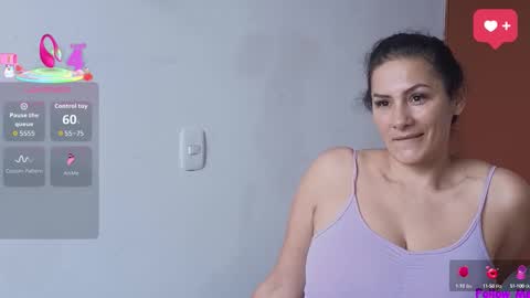 Snapshot of gisellecarter_ chatting on 10-08-25, 01:42 Giselle online show from 10-08-25, 01:42