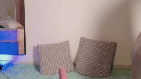 Snapshot of giselleclair chatting on 11-08-25, 01:11 giselleclair online show from 11-08-25, 01:11