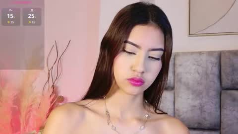 Snapshot of giselleclair chatting on 11-13-25, 12:04 giselleclair online show from 11-13-25, 12:04