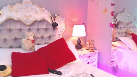Snapshot of gisellenoah chatting on 01-25-25, 12:58 GiselleNoah online show from 01-25-25, 12:58
