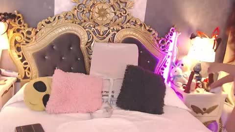 GiselleNoah online show from 03-10-26, 08:25