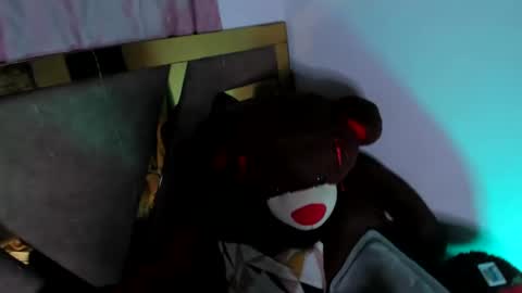 . Gisel Reyes . online show from 01-24-25, 04:16