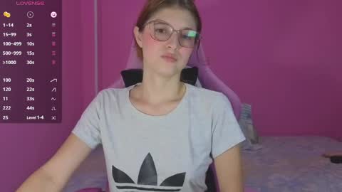 Snapshot of giseselle chatting on 04-11-26, 07:40 giselle online show from 04-11-26, 07:40
