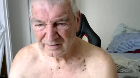 Snapshot of gisse1952m chatting on 06-14-26, 01:24 gisse1952m online show from 06-14-26, 01:24