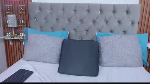 Snapshot of gissellsaenz chatting on 10-25-25, 04:24 Gissell Saenz online show from 10-25-25, 04:24