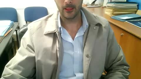 giuseppevai1 online show from 10-15-25, 05:57