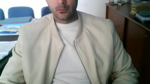 giuseppevai1 online show from 04-07-26, 07:42