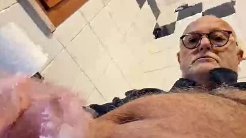 giutomma930394 online show from 03-01-26, 10:28