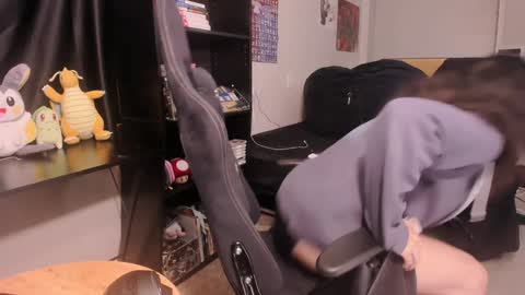 glaceon9 online show from 12-15-24, 12:49