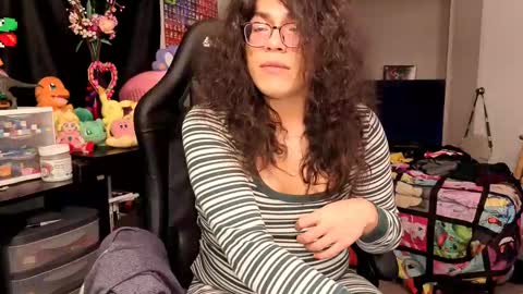 glaceon9 online show from 10-04-25, 06:22