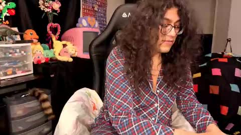 glaceon9 online show from 10-09-25, 10:08