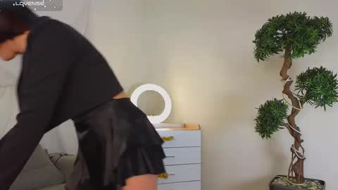 Snapshot of gladysacreman chatting on 03-08-25, 03:28 Michelle online show from 03-08-25, 03:28