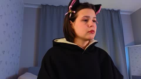 Snapshot of gladysacreman chatting on 09-11-25, 03:06 Michelle online show from 09-11-25, 03:06