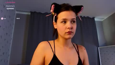 Snapshot of gladysacreman chatting on 09-17-25, 03:08 Michelle online show from 09-17-25, 03:08