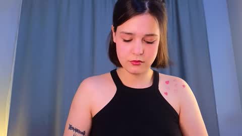 Snapshot of gladysacreman chatting on 09-26-25, 03:32 Michelle online show from 09-26-25, 03:32