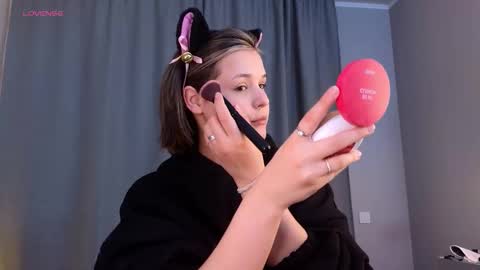 Snapshot of gladysacreman chatting on 10-12-25, 03:05 Michelle online show from 10-12-25, 03:05