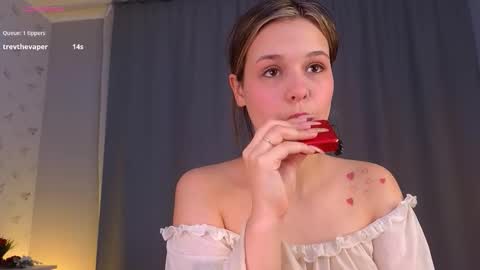 Snapshot of gladysacreman chatting on 10-14-25, 03:07 Michelle online show from 10-14-25, 03:07