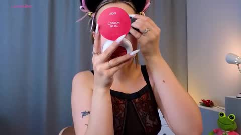 Snapshot of gladysacreman chatting on 10-23-25, 03:06 Michelle online show from 10-23-25, 03:06