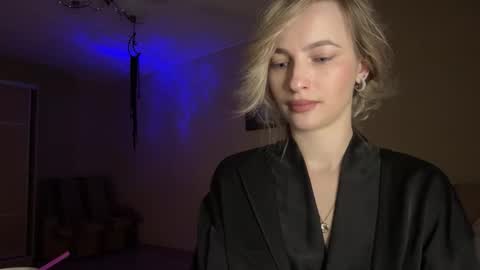 glamour_rogue online show from 12-18-25, 03:07