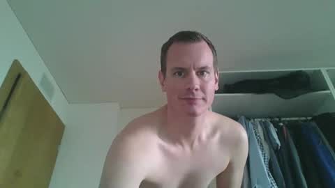 Snapshot of glen_1987 chatting on 12-22-25, 12:35 Mike 1987 online show from 12-22-25, 12:35