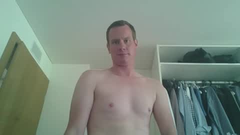 Snapshot of glen_1987 chatting on 05-11-26, 11:05 Mike 1987 online show from 05-11-26, 11:05