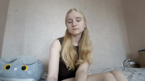 Laura online show from 04-08-26, 09:09