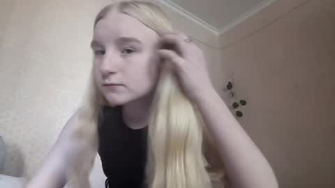 Laura online show from 04-28-26, 08:30