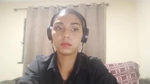 Mia online show from 02-11-26, 07:08