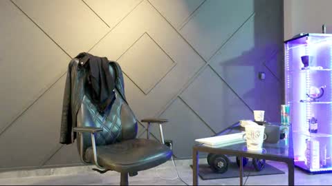 Matthew .. for short call me Matt online show from 12-02-24, 04:09