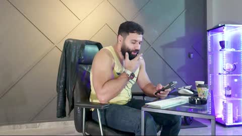 Matthew .. for short call me Matt online show from 12-02-24, 08:41