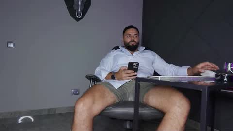 Matthew .. for short call me Matt online show from 09-11-25, 06:30