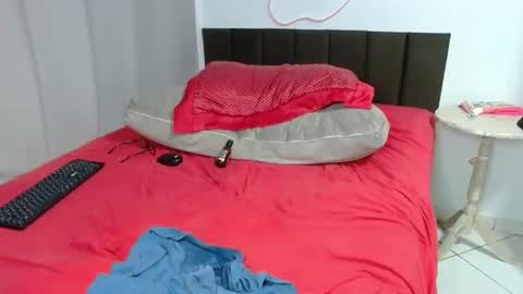 gleydsonr748 online show from 09-21-25, 03:46