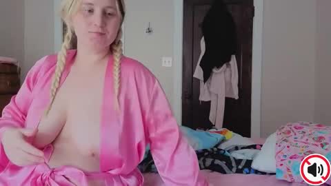 Glitch online show from 10-23-25, 03:44