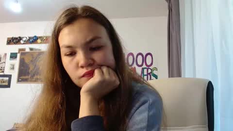 glitter_doll online show from 09-10-25, 08:03