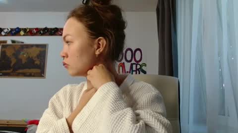 glitter_doll online show from 09-26-25, 11:03