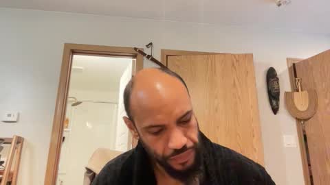 Snapshot of globalmovement chatting on 12-05-25, 03:52 globalmovement online show from 12-05-25, 03:52