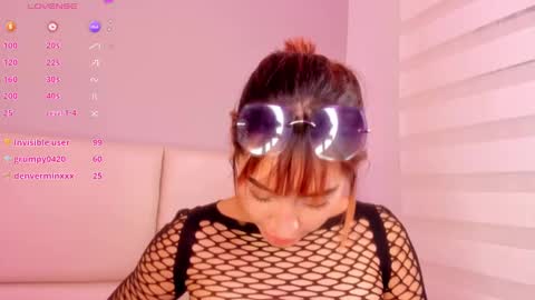 Snapshot of gloomy_sweetness chatting on 01-21-25, 08:08 Gloomy Sweetness online show from 01-21-25, 08:08
