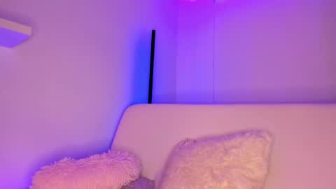 Mimi online show from 12-16-24, 09:31