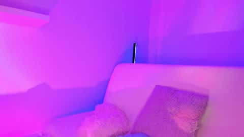 Mimi online show from 02-19-25, 10:09