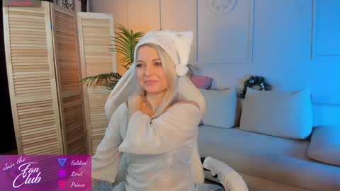 Gloria online show from 12-30-24, 01:58