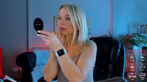 Snapshot of gloria_lovely chatting on 06-17-26, 10:50 Gloria online show from 06-17-26, 10:50