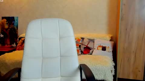 Gloria Wood online show from 05-07-26, 09:09