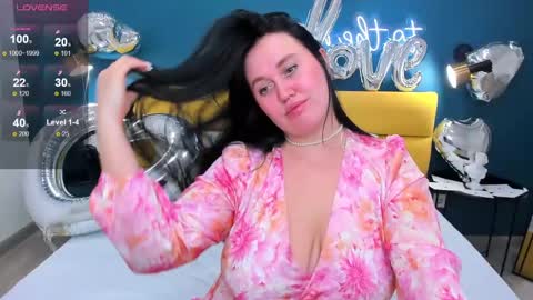 Snapshot of gloriabates chatting on 02-14-25, 01:02 Gloria online show from 02-14-25, 01:02