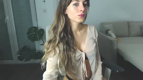 Snapshot of gloriagrey chatting on 11-27-25, 09:50 Gloria Grey online show from 11-27-25, 09:50