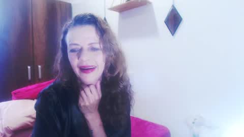 gloriawhitte7 online show from 12-30-24, 05:44