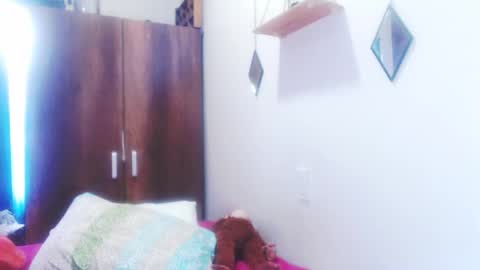 gloriawhitte7 online show from 02-04-25, 03:04