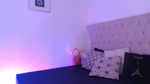 Snapshot of glory_shine chatting on 11-11-25, 12:49 Glory online show from 11-11-25, 12:49