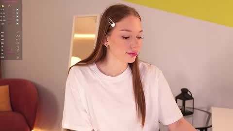 Eloise  online show from 11-04-25, 04:17