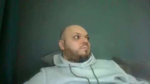 Snapshot of glusgan chatting on 02-10-26, 12:42 Your boy online show from 02-10-26, 12:42